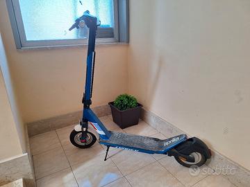 monopattino aprilia tuareg