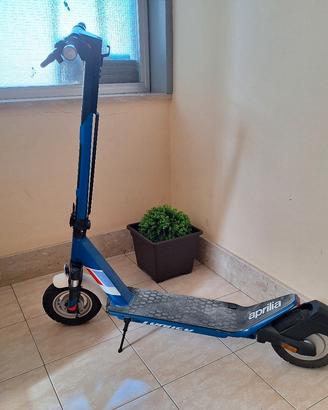 monopattino aprilia tuareg