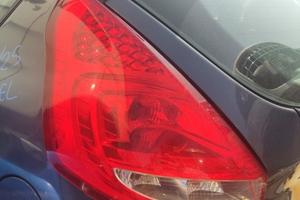 Fanale posteriore sinistro FORD FIESTA del 2011