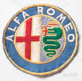 Logo Alfa Romeo cucito su stoffa