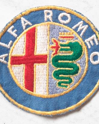 Logo Alfa Romeo cucito su stoffa