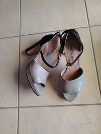 Scarpa décolleté tacco 9 colore grigio/nero n. 39