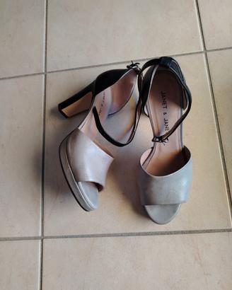 Scarpa décolleté tacco 9 colore grigio/nero n. 39