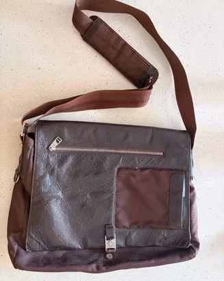 Borsa tracolla con tasca porta computer