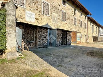 CASA SEMINDIPENDENTE A PAVIA DI UDINE