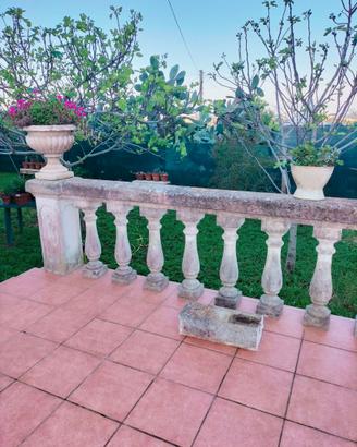 Colonnine e balaustra in pietra