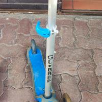 Monopattino a tre ruote