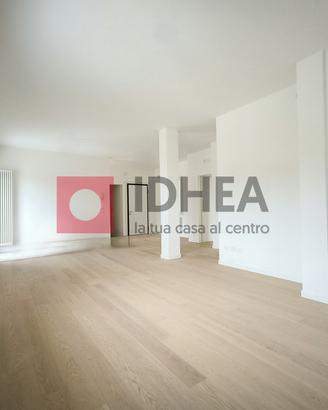 TRICAMERE ULTIMO PIANO CON TERRAZZO-RIF UT1