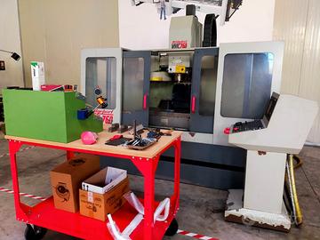 Centro di lavoro usato cnc