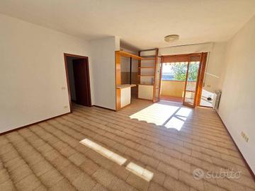 Appartamento di 110 m² con 4 locali e box auto a S