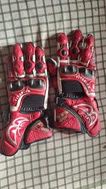 tuta, paraschiena, guanti moto