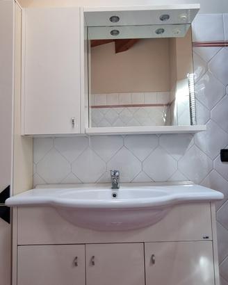 mobile bagno con specchio
