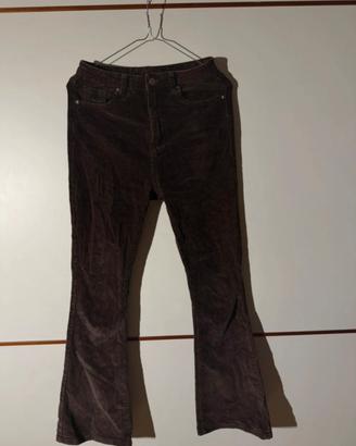 Pantaloni a zampa in velluto marrone