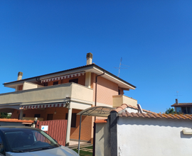 Villino in trifamiliare