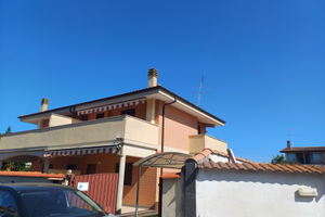 Villino in trifamiliare