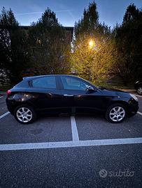 Alfa Romeo Giulietta Distinctive Turbo GPL 2012