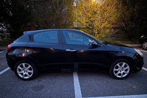 Alfa Romeo Giulietta Distinctive Turbo GPL 2012