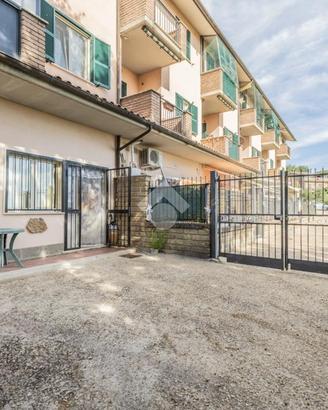 3 LOCALI A CANALE MONTERANO