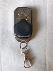 Telecomando per cancello 4 tasti (batteria scarica