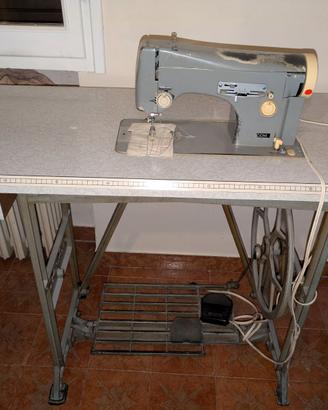 Macchina da cucire Necchi