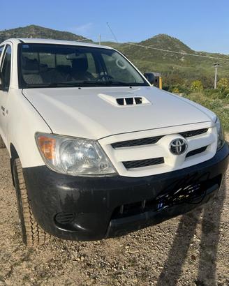 Disponibile toyota hilux
