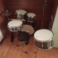   Batteria acustica   marca Pearl 