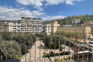 Stanza singola a Napoli, Fuorigrotta