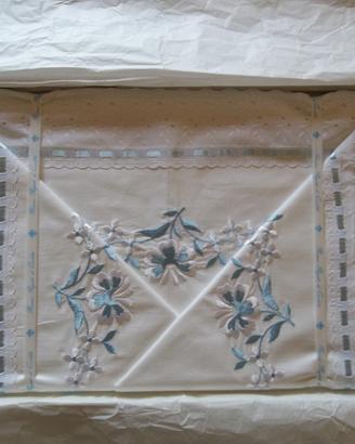 Parure letto vintage con passamaneria