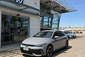 Volkswagen Golf 8.5 // R-LINE PLUS // 2.0TDi DSG 1