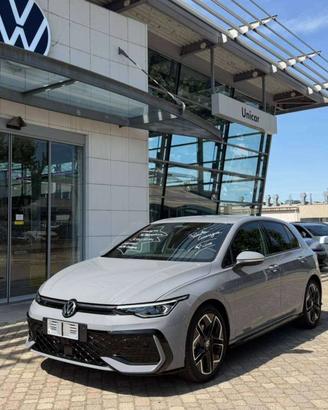 Volkswagen Golf 8.5 // R-LINE PLUS // 2.0TDi DSG 1