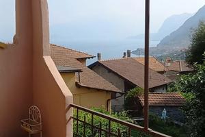 Casa indipendente con giardino vista lago