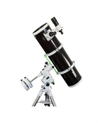 Telescopio Skywatcher 200/1000 (f/5) con montatura