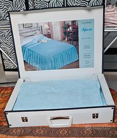 Copriletto matrimoniale damascato con balza 