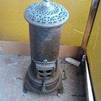 stufa antica in ghisa