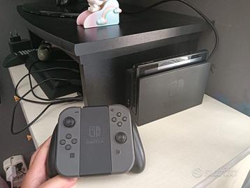 Switch + 6 giochi + 2 joystick