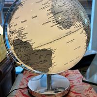 Mappamondo illuminabile