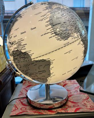 Mappamondo illuminabile