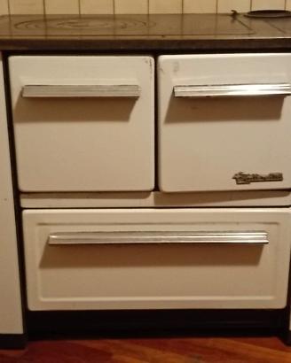 Stufa economca con forno