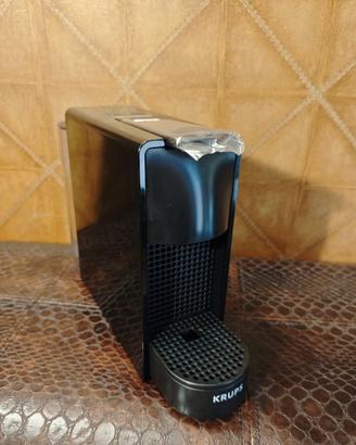 Macchina  NESPRESSO caffè ESSENZA MINI - INISSIA