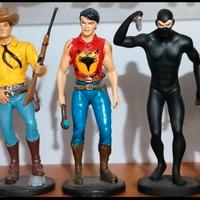 9 ACTION FIGURE DI EROI DEI FUMETTI IN PIOMBO