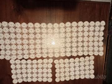 centrini fatti a mano