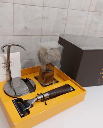 Pennello da barba e rasoio Acqua di Parma. 