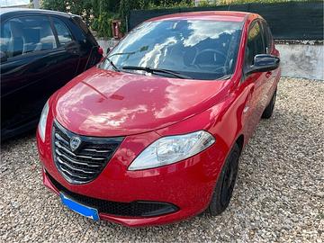 Lancia Ypsilon 1.2 69 CV 5 porte Silver