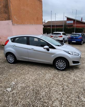 FORD FIESTA 1.2 Benzina  tagliandi regolari