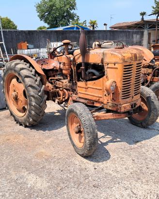 Trattore fiat 25 R ricambi usati