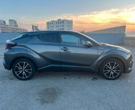 Toyota C-HR 1.8 ibrida