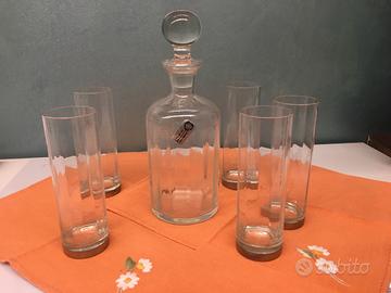Set bottiglia in cristallo e 5 bicchieri da wiskey