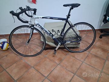 bicicletta da corsa Merida