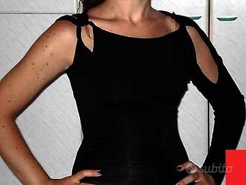TOP *PHARD* CON INTRECCI E MANICA CON SPACCO