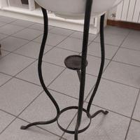 Lavabo con catino in ferro battuto fatto a mano